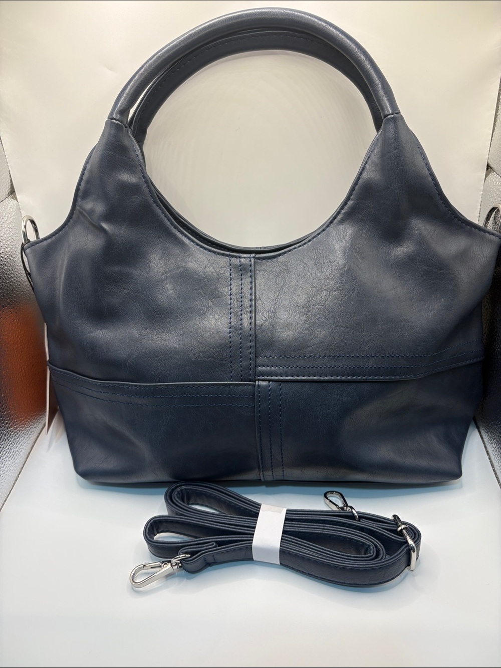 Sleek Navy Shoulder Bag with Detachable Strap